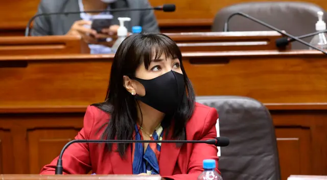 Primera ministra recibió el respaldo de la mayoría parlamentaria. Primera ministra recibió el respaldo de la mayoría parlamentaria.