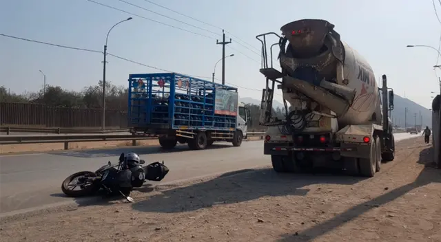 Accidente se produjo esta tarde a la altura de Campoy. Accidente se produjo esta tarde a la altura de Campoy.