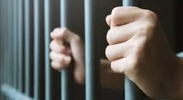 El policía César Augusto Calderón Ramos fue condenado por maltratar a su menor hija El policía César Augusto Calderón Ramos fue condenado por maltratar a su menor hija