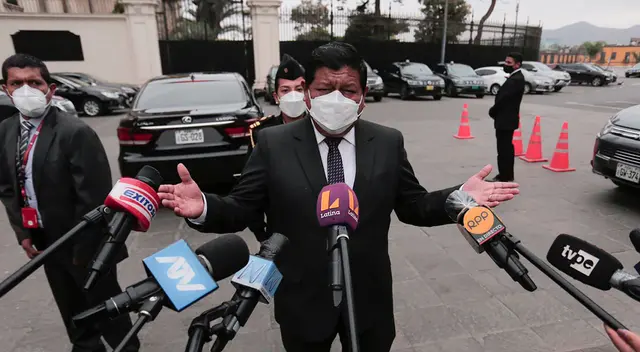 Walter Ayala no renunciará al Ministerio de Defensa Walter Ayala no renunciará al Ministerio de Defensa