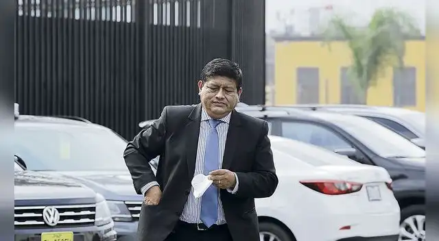 Walter Ayala tendrá que responder ante el pleno por los cuestionamientos en su contra