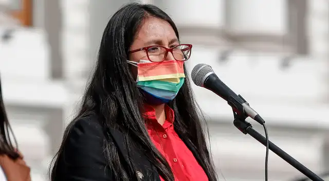 Ruth Luque, vocera de la bancada parlamentaria de Juntos por el Perú.
