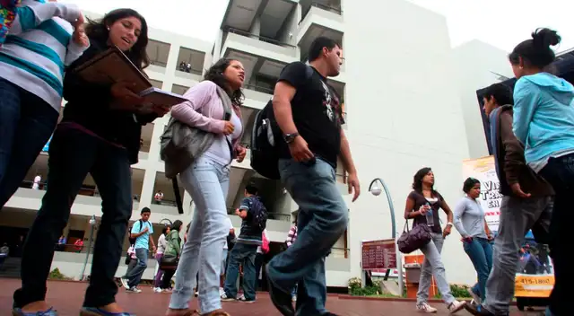 Pleno del Congreso aprobó ampliar el bachillerato automático hasta el 2023