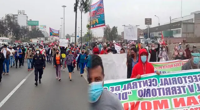 Vecinos de Villa el Salvador protestan por falta de agua