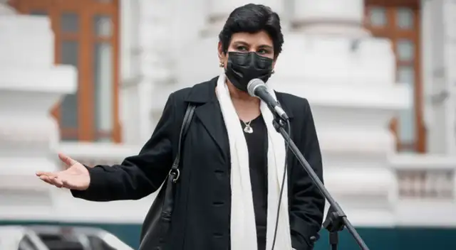 Parlamentaria cuestionó la actitud del ministro Ayala en la Comisión de Defensa.