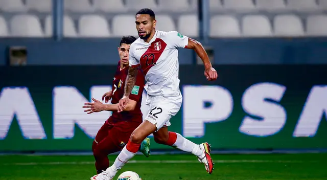 Alexander Callens no jugará por Perú ante Venezuela y Luis Abram se perfila a ser su reemplazante.
