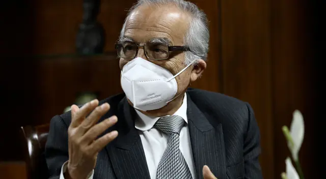 Aníbal Torres consideró como acertada la renuncia de Walter Ayala al Ministerio de Defensa. Aníbal Torres consideró como acertada la renuncia de Walter Ayala al Ministerio de Defensa.