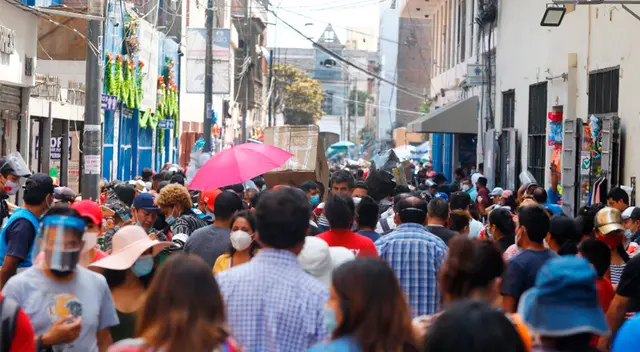 Ciudadanos con el COVID-19 eliminan el virus mediante las secreciones y excretas. Ciudadanos con el COVID-19 eliminan el virus mediante las secreciones y excretas.