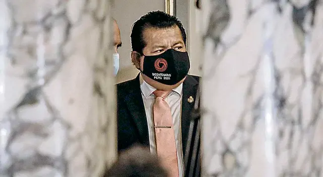 Con la firma de Pedro Castillo y Mirtha Vásquez, se oficializó la salida de Bruno Pacheco. Con la firma de Pedro Castillo y Mirtha Vásquez, se oficializó la salida de Bruno Pacheco.