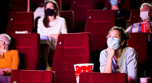 Amantes del cine tendrán limitaciones para ingresar a salas a partir de diciembre.