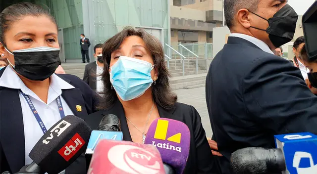 Ministra calificó de golpistas a los congresistas de oposición.