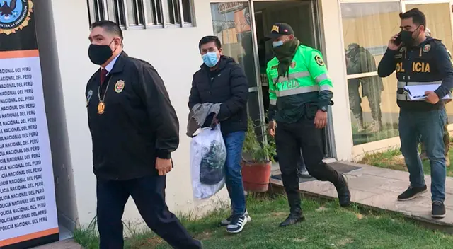 Gobernador pasará dos años en prisión por existir riesgo de fuga.