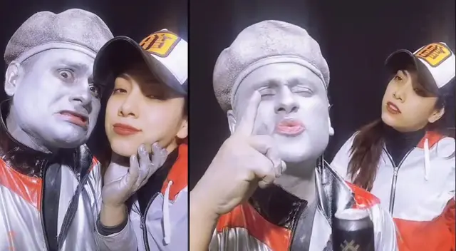 Robotín le canta canción a Robotina. Robotín le canta canción a Robotina.