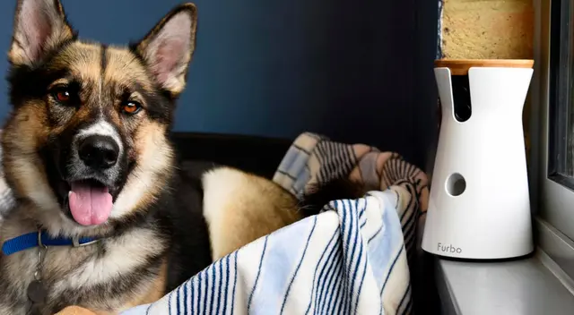 Cuando la mujer miró el equipo, notó una luz roja encendida.