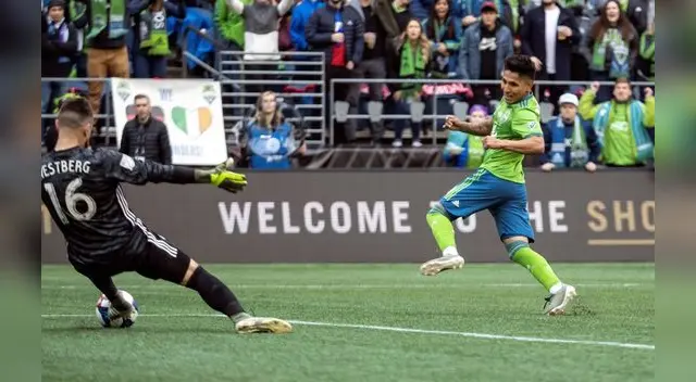 El peruano Raúl Ruidíaz recibe reconocimiento de la MLS