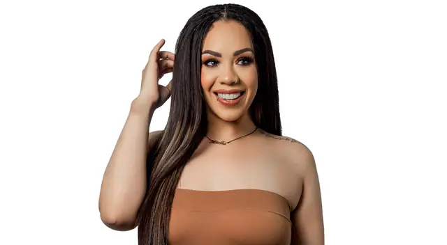 Mirella Paz vuelve al escenario como solista, y recuerda su pasado amoroso.