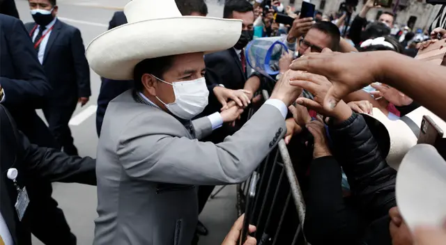 Mandatario respondió a sus opositores que lo vinculan en actos de corrupción.