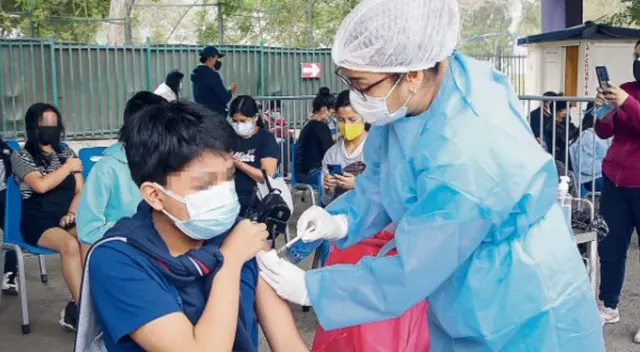 Carné de vacunación se exigirá desde menores de 12 años para ingresar a espacios cerrados Carné de vacunación se exigirá desde menores de 12 años para ingresar a espacios cerrados