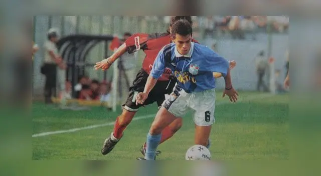 Erick Torres jugó en Sporting Cristal desde 1995 al 2005. Erick Torres jugó en Sporting Cristal desde 1995 al 2005.