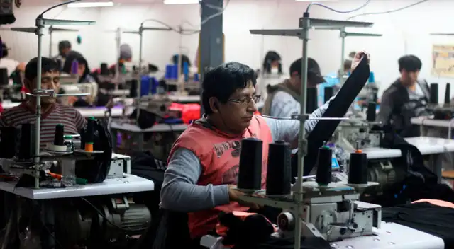 Bono 210 soles ya comenzó a pagarse a los trabajadores del sector público.