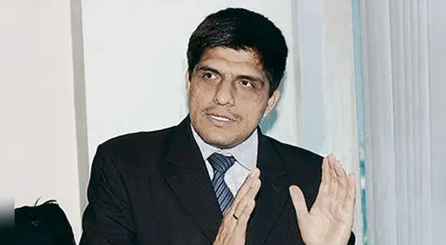 Juan Carrasco cambia de versión