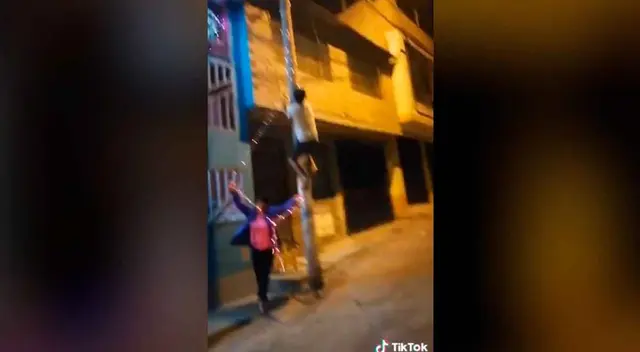 El espíritu navideño llegó a la familia que aprovechó el momento para realizar un tiktok. El espíritu navideño llegó a la familia que aprovechó el momento para realizar un tiktok.