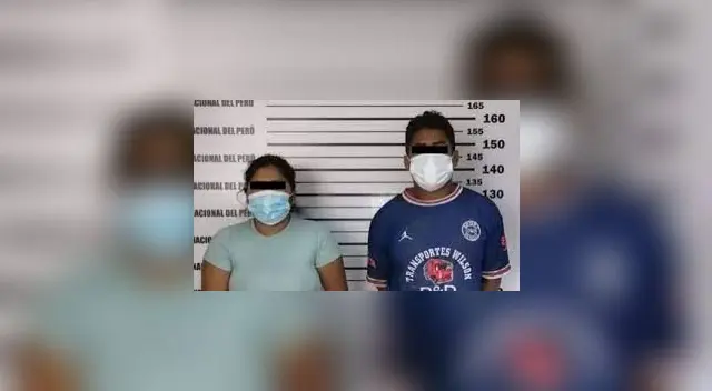 Pareja acusada fue trasladada a la comisaría para las investigaciones.