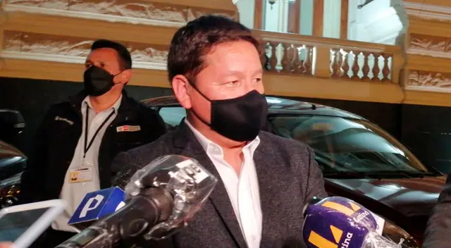 Bellido arremete contra sus tres colegas que abandonaron la bancada Bellido arremete contra sus tres colegas que abandonaron la bancada