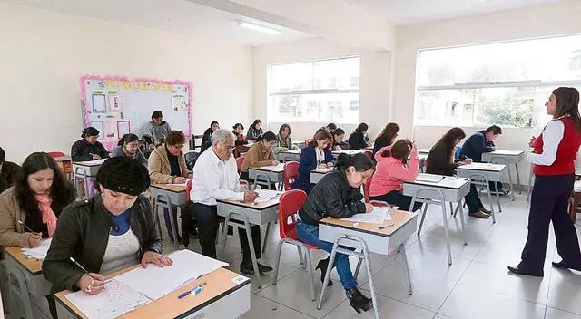 Comisión de Educación que obliga al Minedu a que anule la evaluación a profesores que se filtró una noche anterior del examen Comisión de Educación que obliga al Minedu a que anule la evaluación a profesores que se filtró una noche anterior del examen