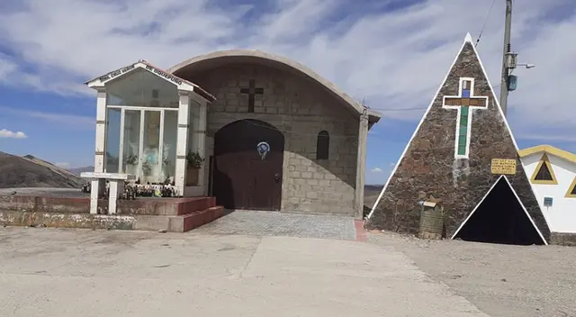 Víctima fue hallada en la capilla de Abra Oquepuño, la noche del sábado. Creen que hubo un ritual.