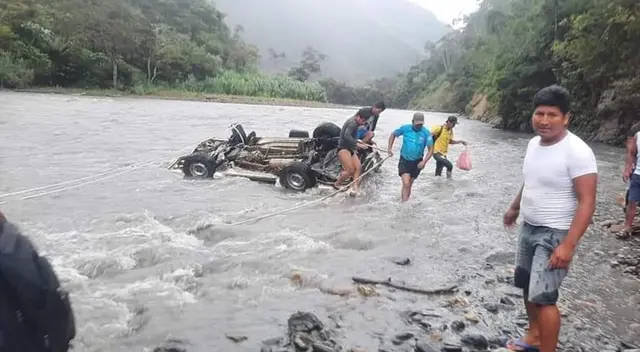 Pobladores de la zona de Padre - Massiapo, ayudaron en las labores de rescate. Pobladores de la zona de Padre - Massiapo, ayudaron en las labores de rescate.
