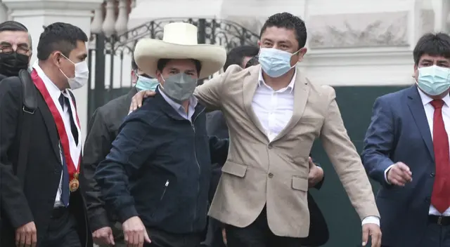 Parlamentario apoya la gestión de Pedro Castillo desde que éste asumió el mando. Parlamentario apoya la gestión de Pedro Castillo desde que éste asumió el mando.