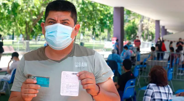 Ciudadanos deberán presentar DNI junto al carné de vacunación para ingresar a lugares cerrados