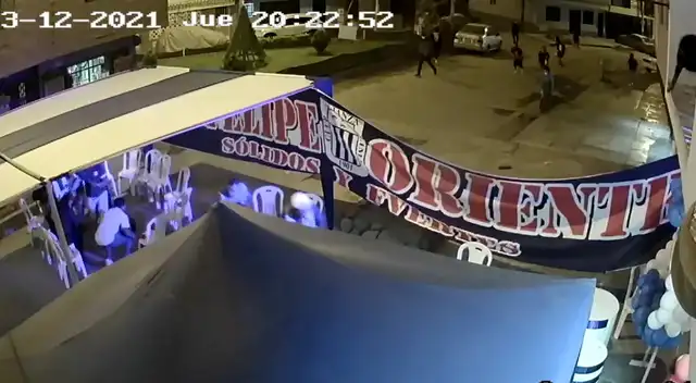 Chocolatada para niños fue irrumpida por barristas que ingresaron para robar banderola de Alianza Lima.