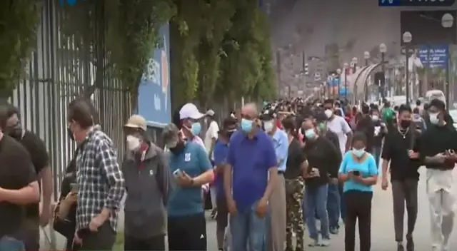 Ciudadanos llegaron para recibir su primera, segunda y tercera dosis contra la COVID-19 Ciudadanos llegaron para recibir su primera, segunda y tercera dosis contra la COVID-19