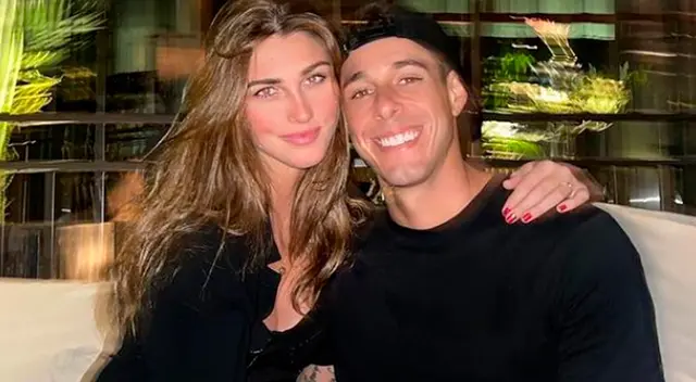 El chico reality Hugo García se mostró feliz por pasar Navidad al lado de su guapa novia, Alessia Rovegno.