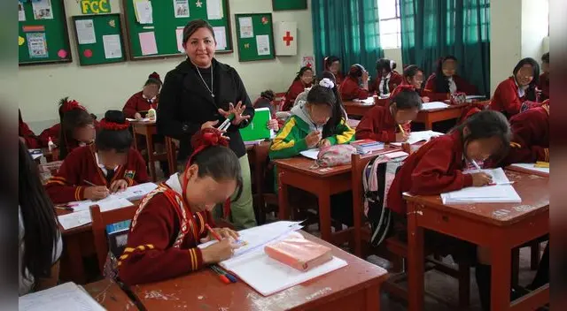 Escolares llevaran un máximo de cuatro horas diarias en los colegios