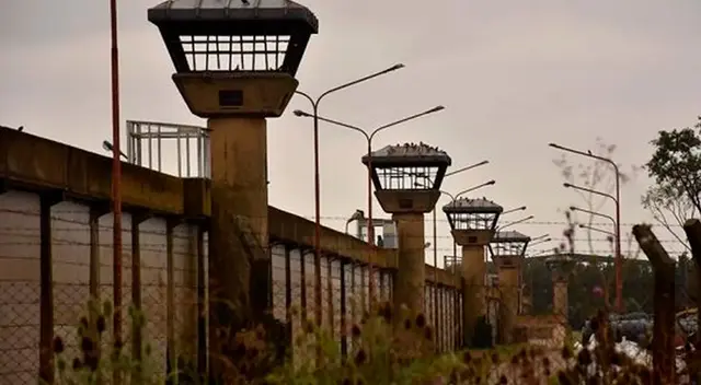 Mujer embarazada mata de un balazo a prófugo de la justicia. Mujer embarazada mata de un balazo a prófugo de la justicia.
