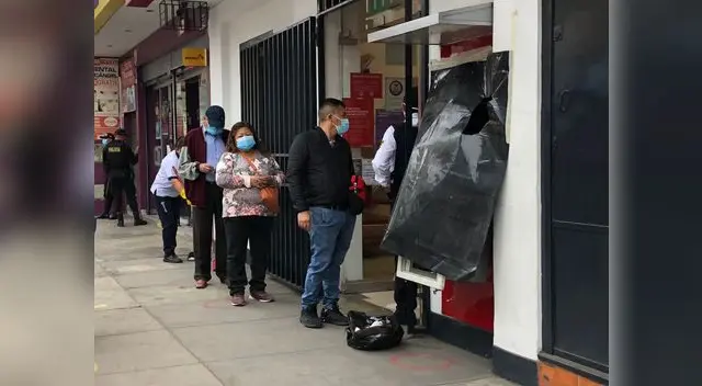 Roban y destrozan cajero automático de Scotiabank