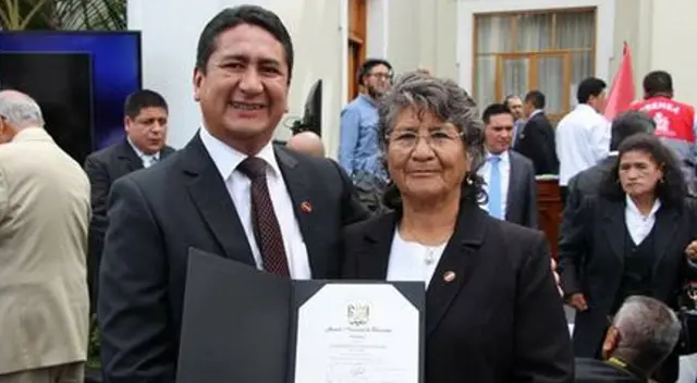 Fiscalía investiga a la madre de Vladimir Cerrón, Bertha Rojas por lavado de activos Fiscalía investiga a la madre de Vladimir Cerrón, Bertha Rojas por lavado de activos