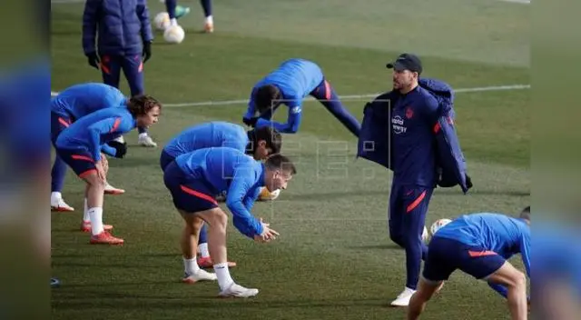 El técnico del Atlético de Madrid , Diego Simeone es uno de los cinco contagiados de su equipo.