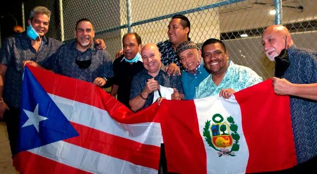 Orgulloso con los reconocidos músicos boricuas. Orgulloso con los reconocidos músicos boricuas.