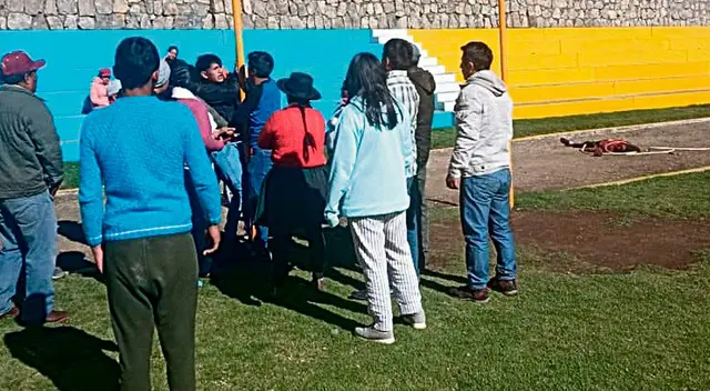 Pobladores ataron al asesino a un poste tras encontrar el cuerpo de la menor de 17 años