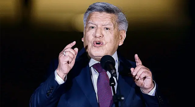 Excandidato salió al frente para recuperar al Perú de la crisis.