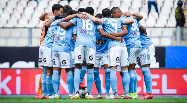 Sporting Cristal presenta 13 jugadores del plantel profesional con coronavirus. Sporting Cristal presenta 13 jugadores del plantel profesional con coronavirus.