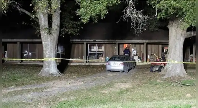 Los autos de la pareja estaban todos estacionados en la residencia (Reproducción / Policía de Luisiana) Los autos de la pareja estaban todos estacionados en la residencia (Reproducción / Policía de Luisiana)