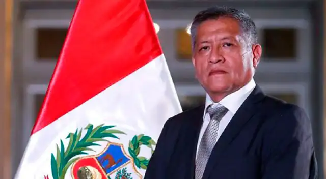 Ministro Rosendo Serna fue citado al Congreso