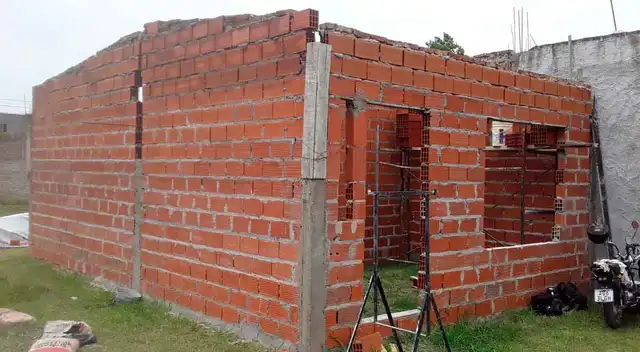 Agustina tiene como objetivo el tener su casa propia. Agustina tiene como objetivo el tener su casa propia.