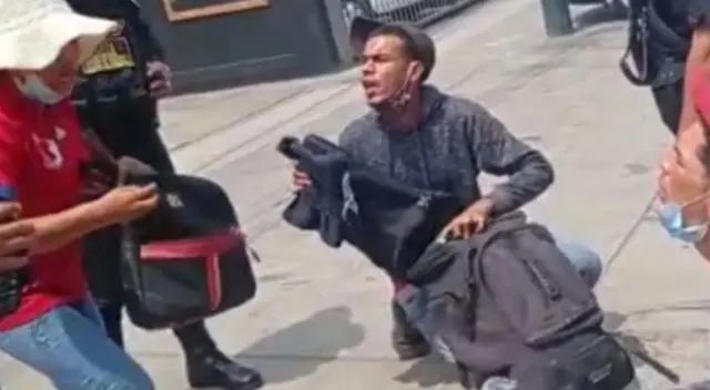 Ladrones extranjeros ruegan “por Diosito” para que no los lleven a la comisaría tras asaltar a mujer en Surco Ladrones extranjeros ruegan “por Diosito” para que no los lleven a la comisaría tras asaltar a mujer en Surco