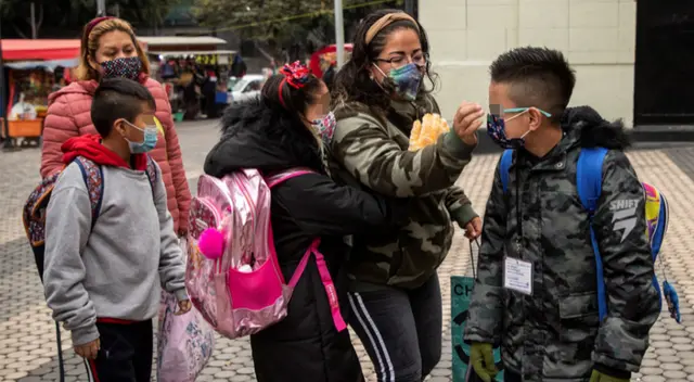 Estudiantes retornarán a sus aulas después de dos años. Estudiantes retornarán a sus aulas después de dos años.